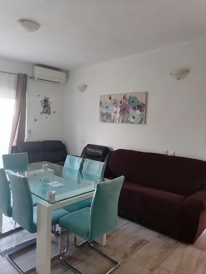 Apartments Seven Castles P Kaštela المظهر الخارجي الصورة